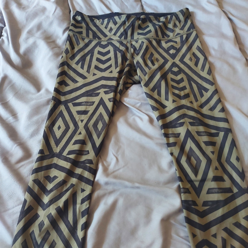 Lululemon Arise capris!